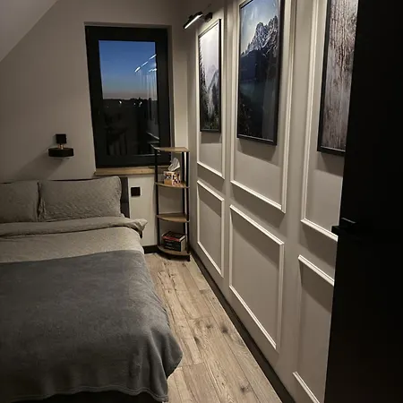 Golden House - Mazury Liwa