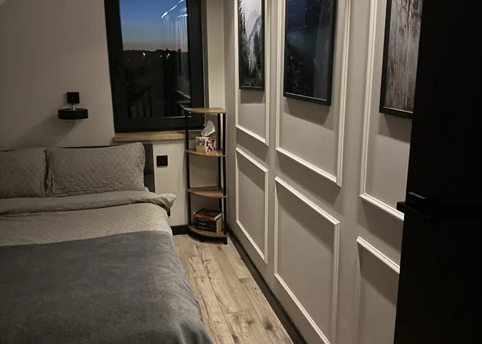 Golden House - Mazury Liwa